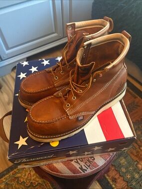 Thorogood Mens 10.5 Boot waterproof and composite toe protection not steel EXC